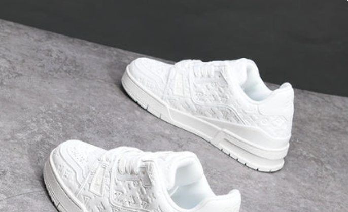LOUIE V CROSSTRAINERS